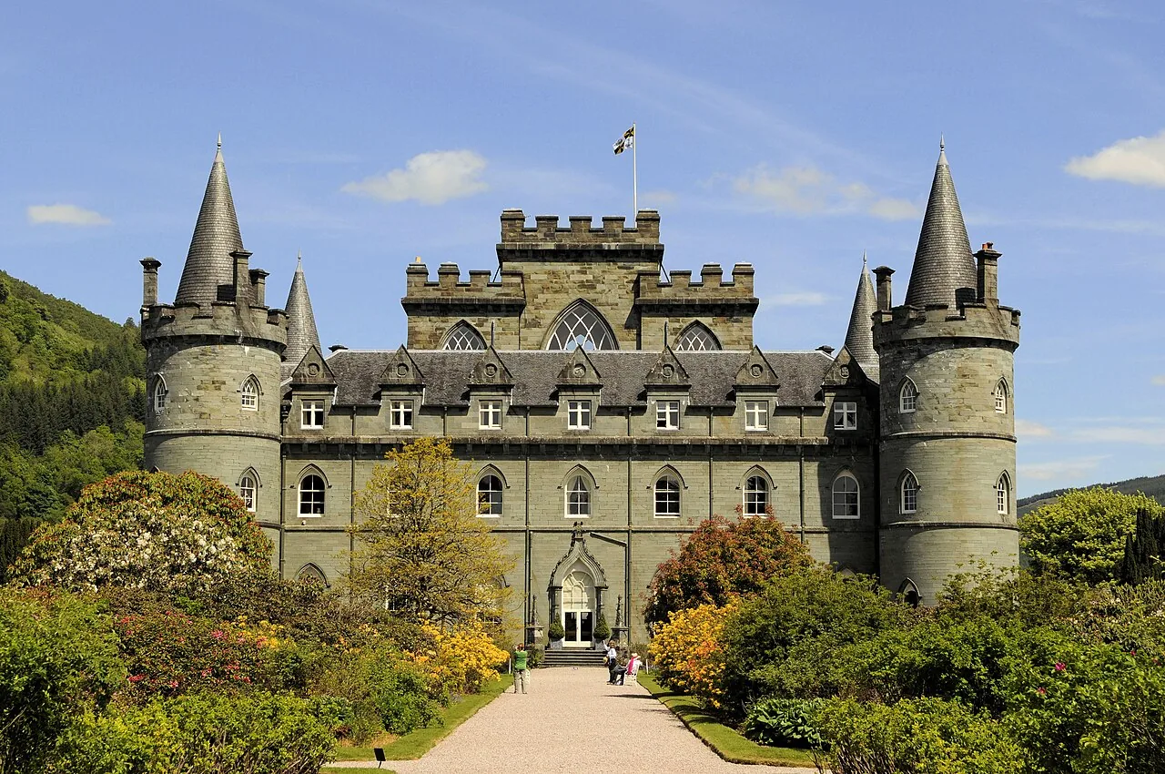 Frontowa fasada Inveraray Castle